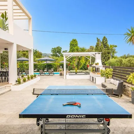 White Collection & - Pnoe Villa Pandokrátor