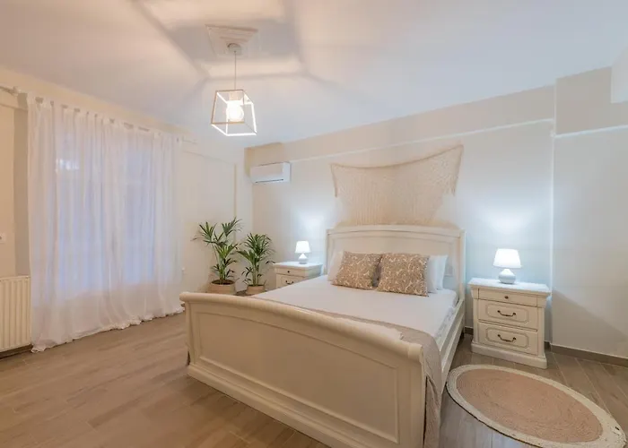 White Collection & - Pnoe