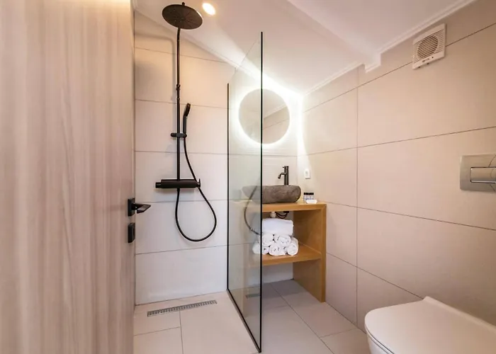 White Collection & - Pnoe Vila