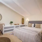 Villa White Collection & - Pnoe