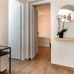 White Collection & - Pnoe