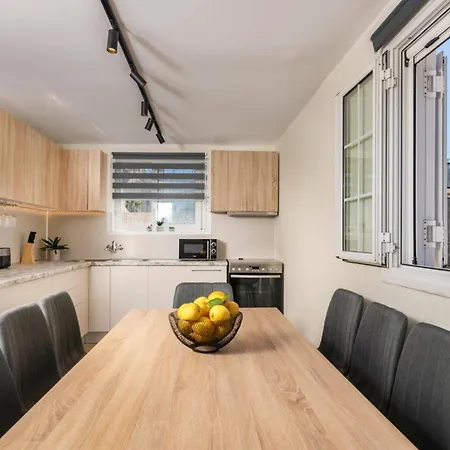 White Collection & - Pnoe